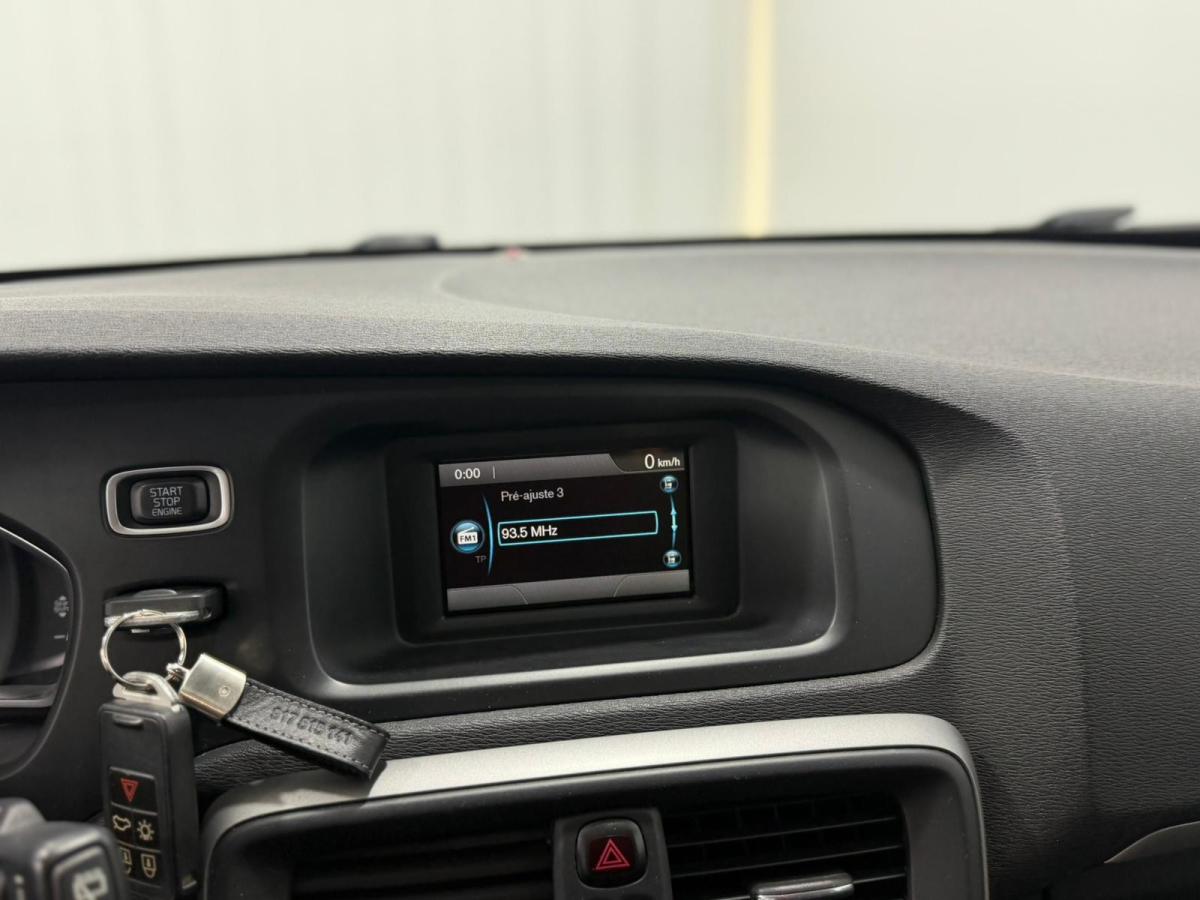 volvo-v40-2013-diesel-1560cc