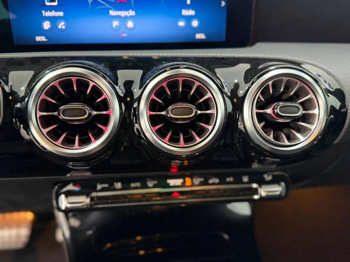 mercedes-benz-classe-a-2023-hibrido-a-gasolina-1332cc