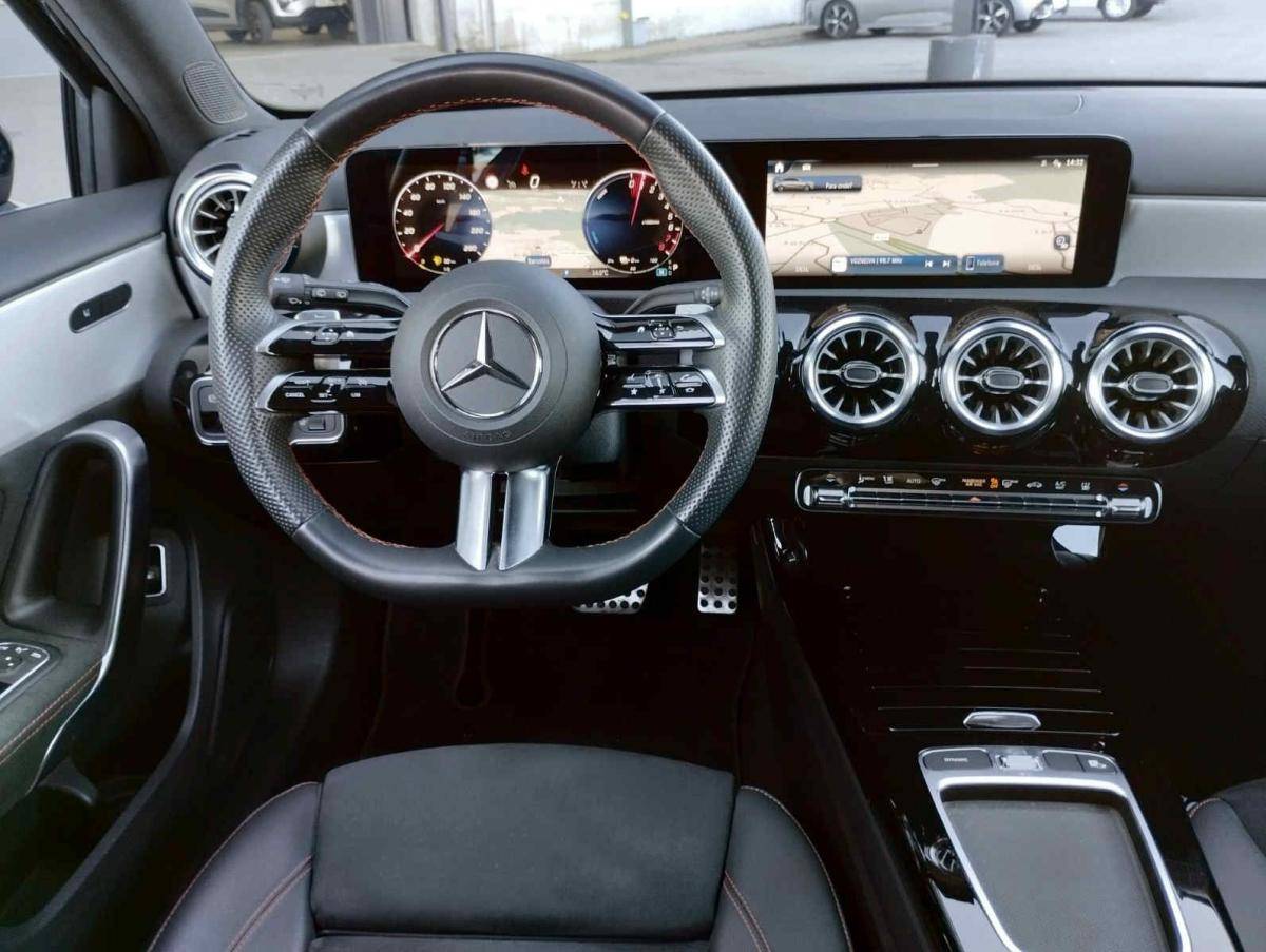mercedes-benz-classe-a-2023-hibrido-a-gasolina-1332cc