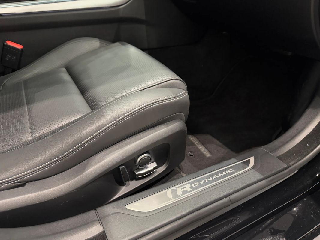 jaguar-xf-sportbrake-2023-diesel-1997cc