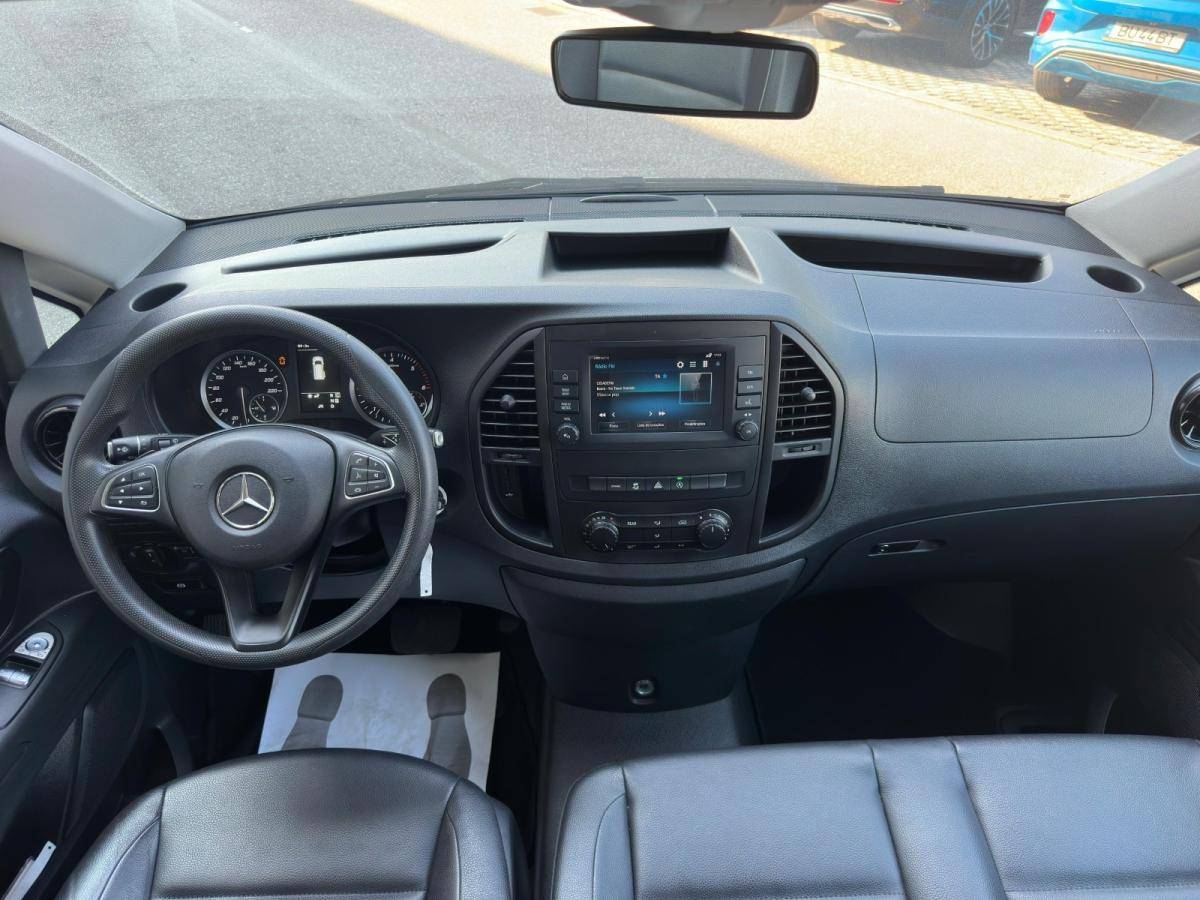 mercedes-benz-vito-2023-diesel-1950cc