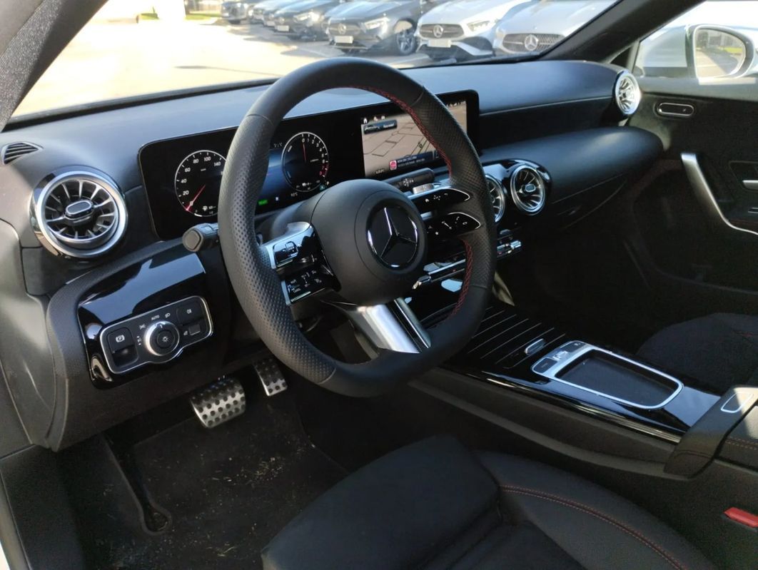 mercedes-benz-classe-a-2024-hibrido-a-gasolina-1332cc