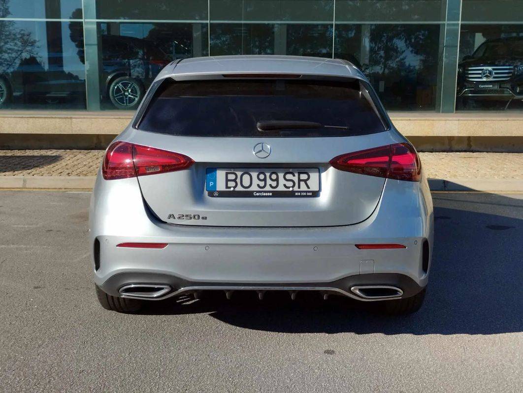 mercedes-benz-classe-a-2024-hibrido-a-gasolina-1332cc
