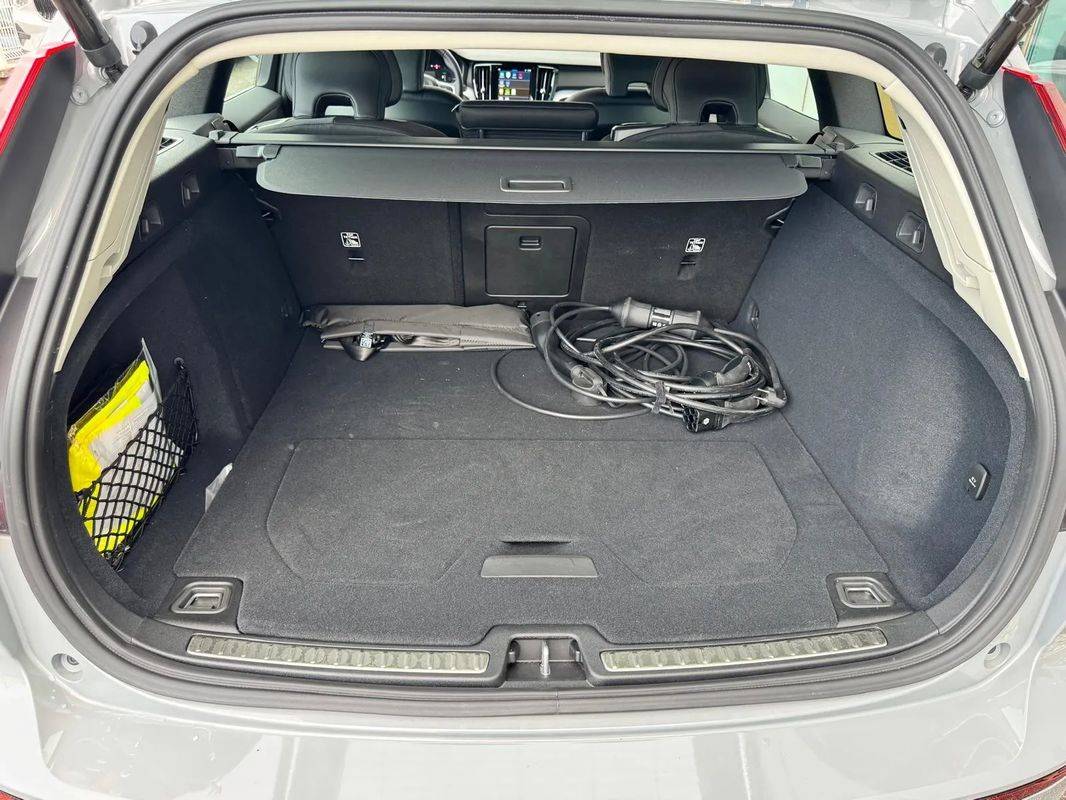 volvo-v60-2024-hibrido-a-gasolina-1969cc