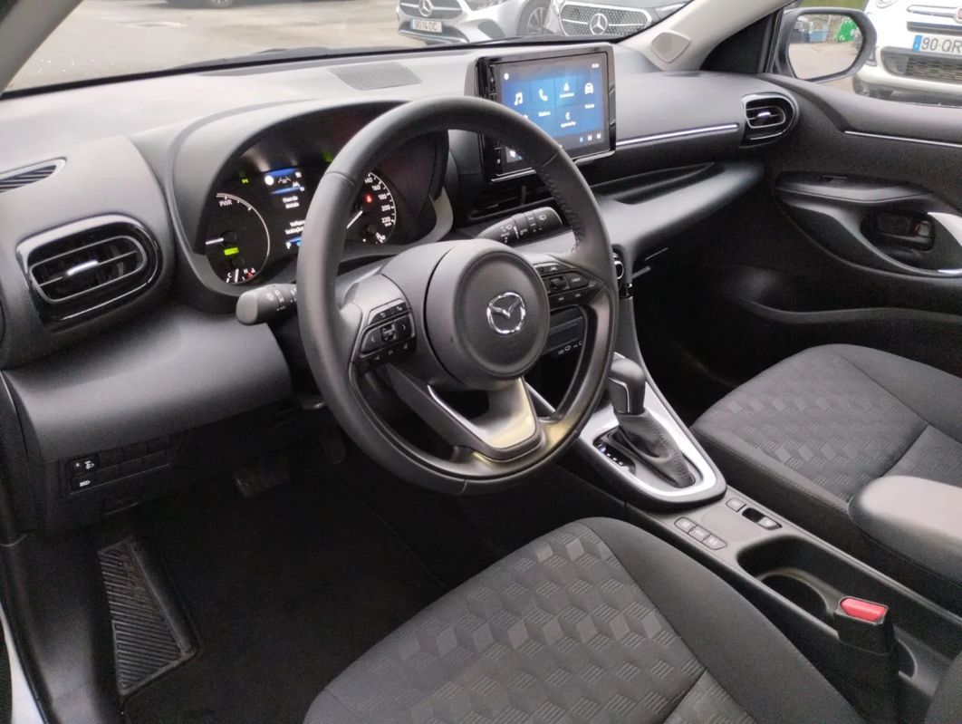 mazda-2-2024-hibrido-a-gasolina-1490cc