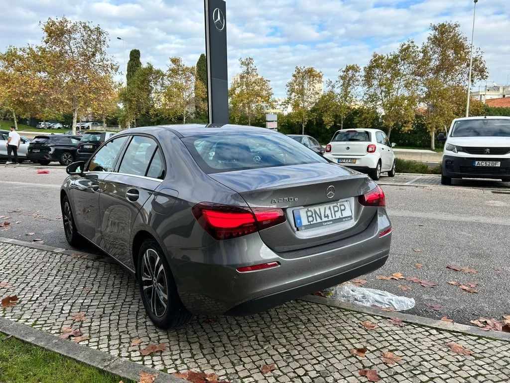 mercedes-benz-classe-a-2024-hibrido-a-gasolina-1332cc