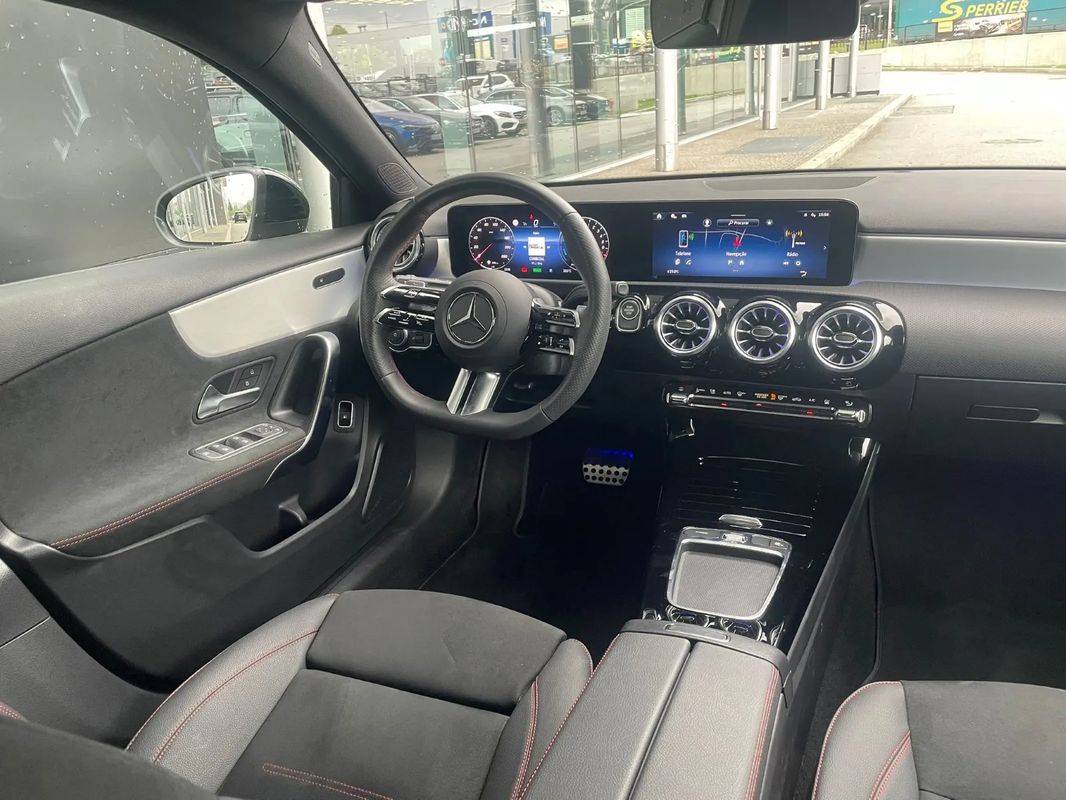 mercedes-benz-classe-a-2024-hibrido-a-gasolina-1332cc