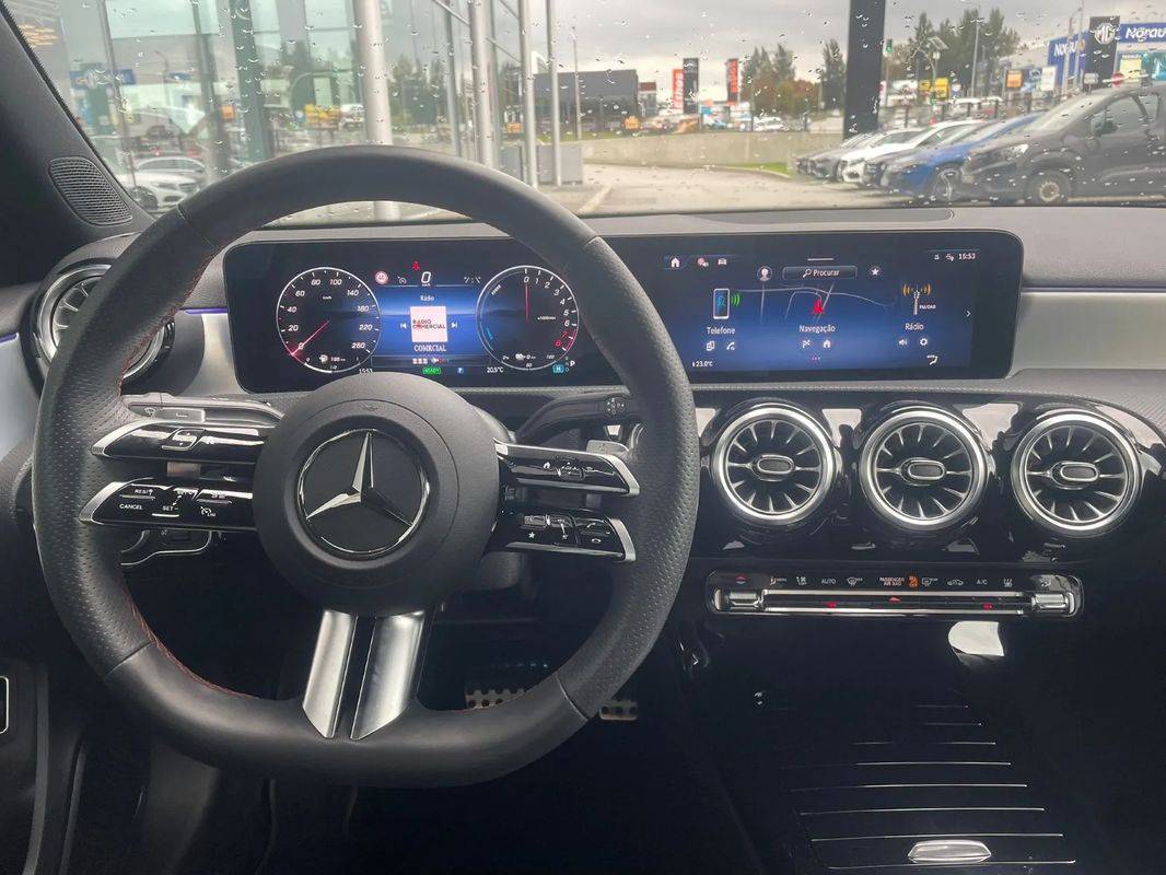 mercedes-benz-classe-a-2024-hibrido-a-gasolina-1332cc