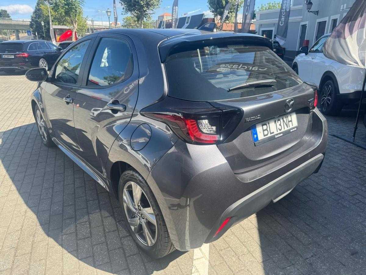 mazda-2-2024-hibrido-a-gasolina-1490cc