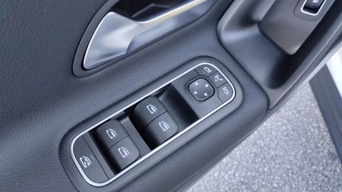 mercedes-benz-classe-a-2023-hibrido-a-gasolina-1332cc