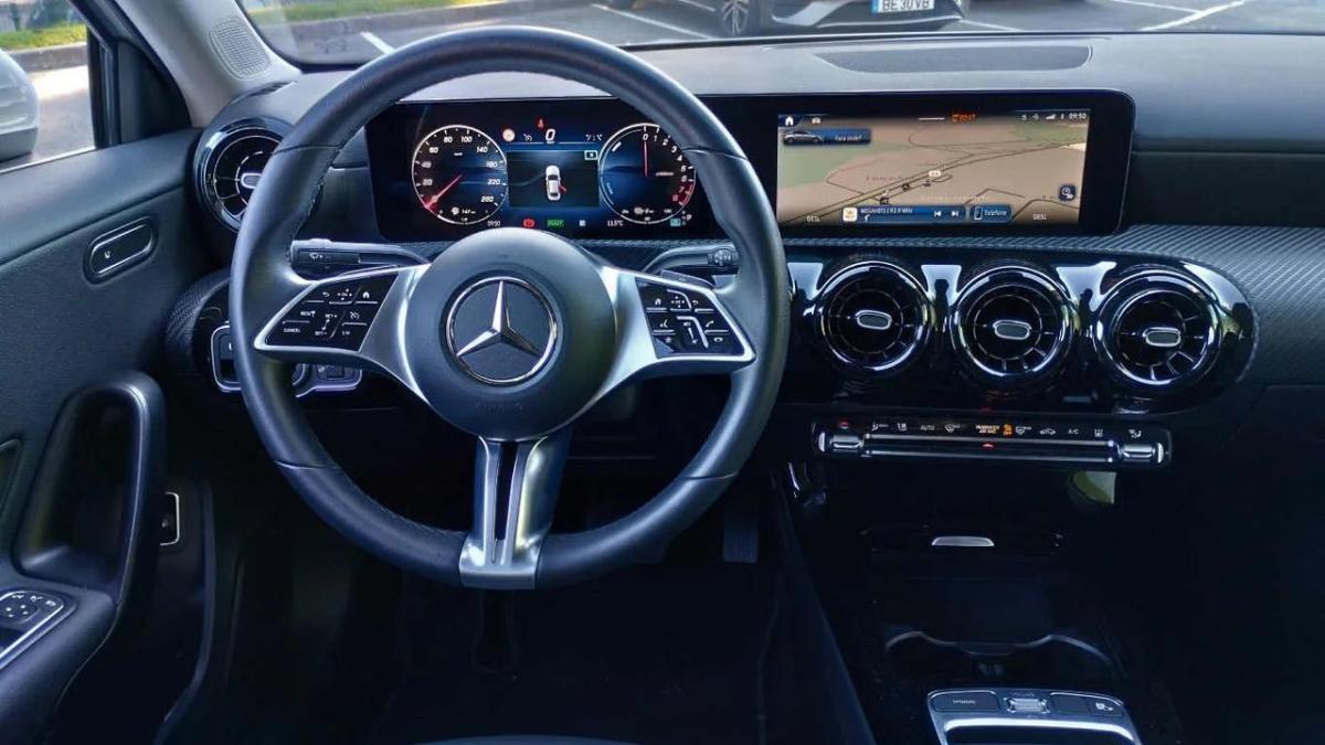 mercedes-benz-classe-a-2023-hibrido-a-gasolina-1332cc