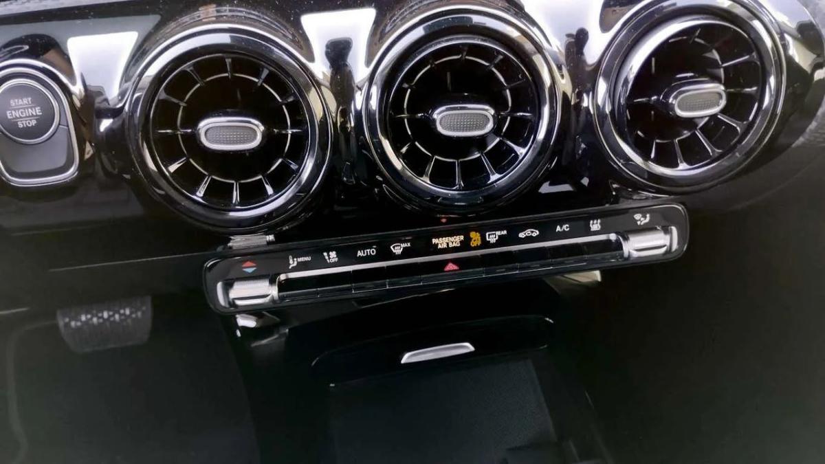 mercedes-benz-classe-a-2023-hibrido-a-gasolina-1332cc