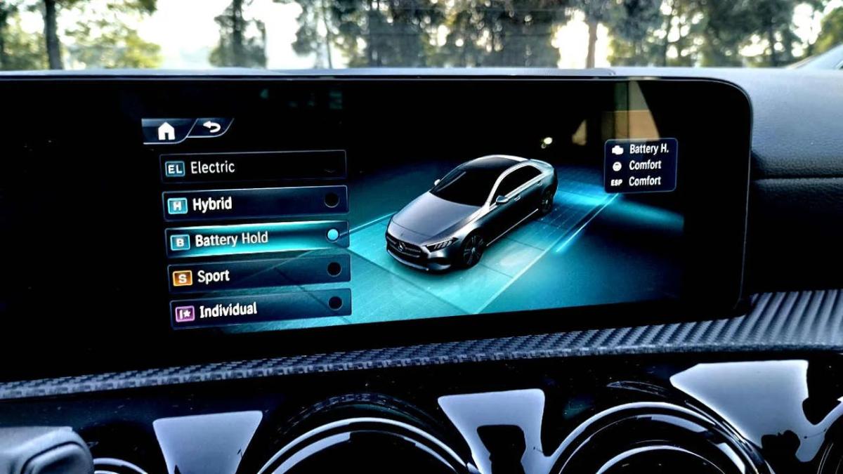 mercedes-benz-classe-a-2023-hibrido-a-gasolina-1332cc