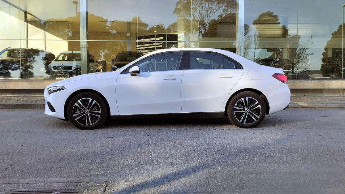 mercedes-benz-classe-a-2023-hibrido-a-gasolina-1332cc