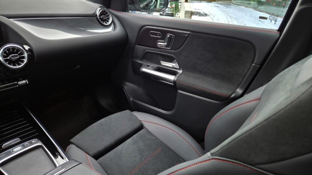 mercedes-benz-gla-2025-gasolina-1332cc