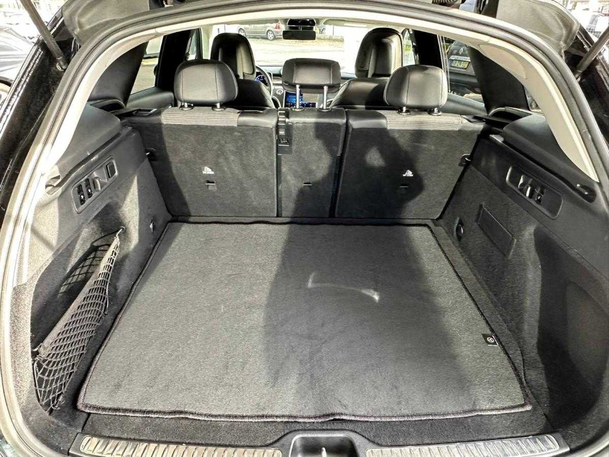 mercedes-benz-glc-2025-diesel-1993cc