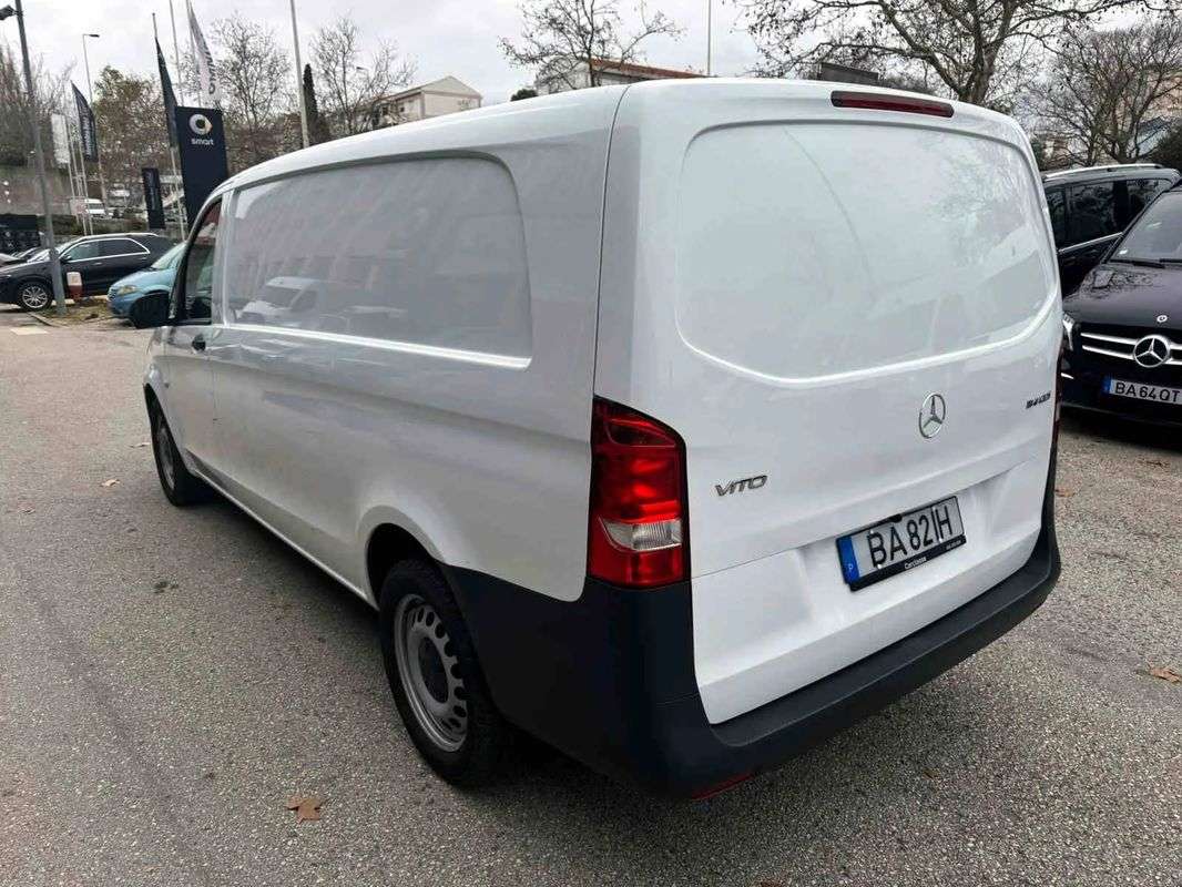 mercedes-benz-vito-2023-diesel-2143cc