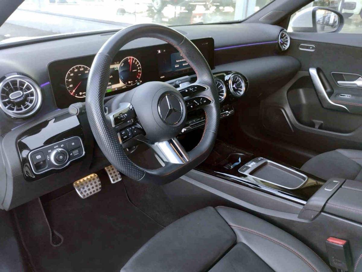 mercedes-benz-classe-a-2023-hibrido-a-gasolina-1332cc