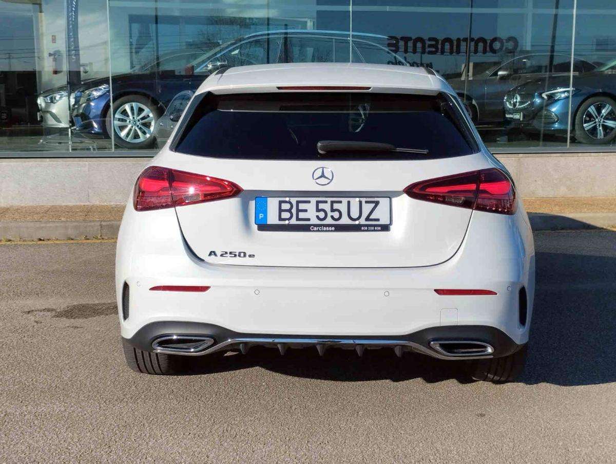 mercedes-benz-classe-a-2023-hibrido-a-gasolina-1332cc