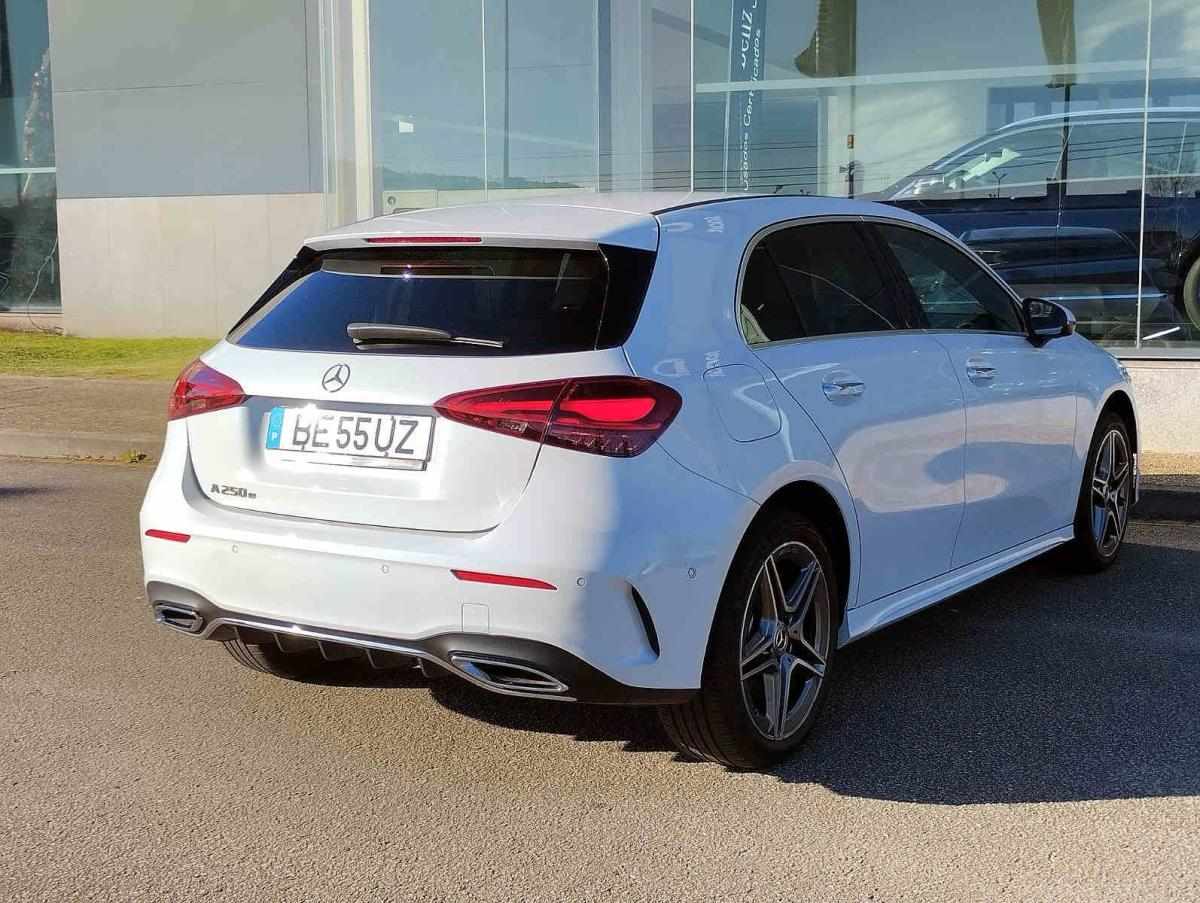 mercedes-benz-classe-a-2023-hibrido-a-gasolina-1332cc