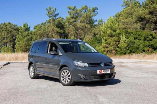 volkswagen-touran-2-0-tdi-2015-diesel-1968cc