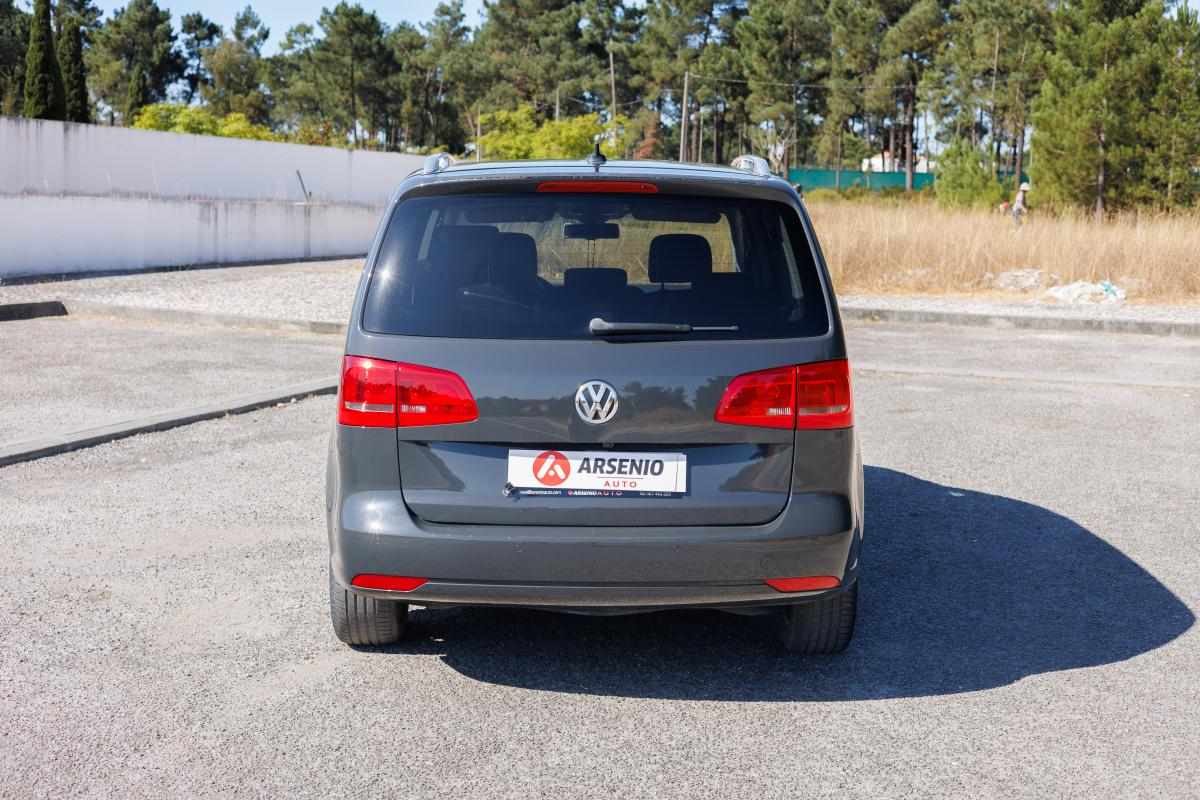 volkswagen-touran-2-0-tdi-2015-diesel-1968cc