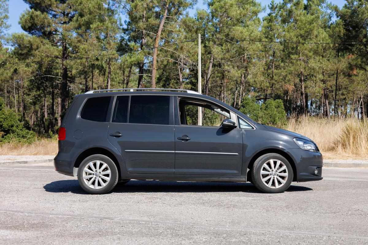 volkswagen-touran-2-0-tdi-2015-diesel-1968cc