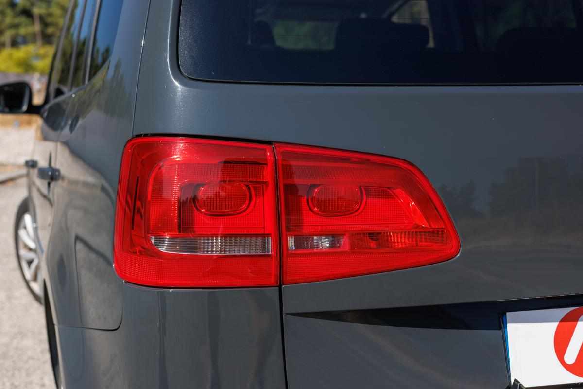 volkswagen-touran-2-0-tdi-2015-diesel-1968cc