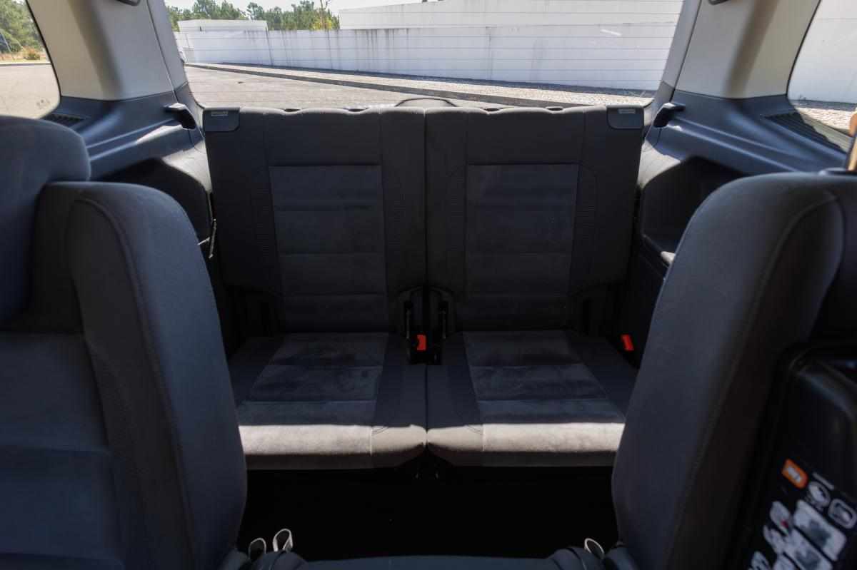 volkswagen-touran-2-0-tdi-2015-diesel-1968cc