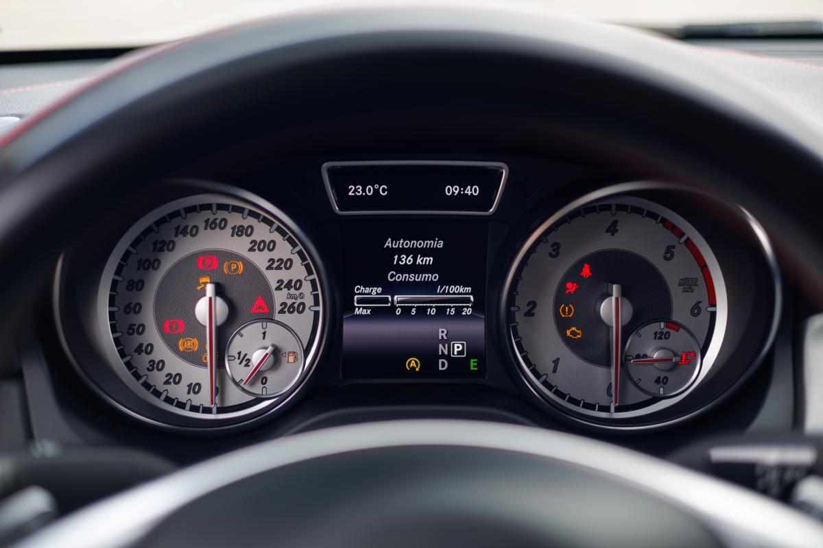 mercedes-benz-cla-220-cdi-2-1-2015-diesel-2143cc