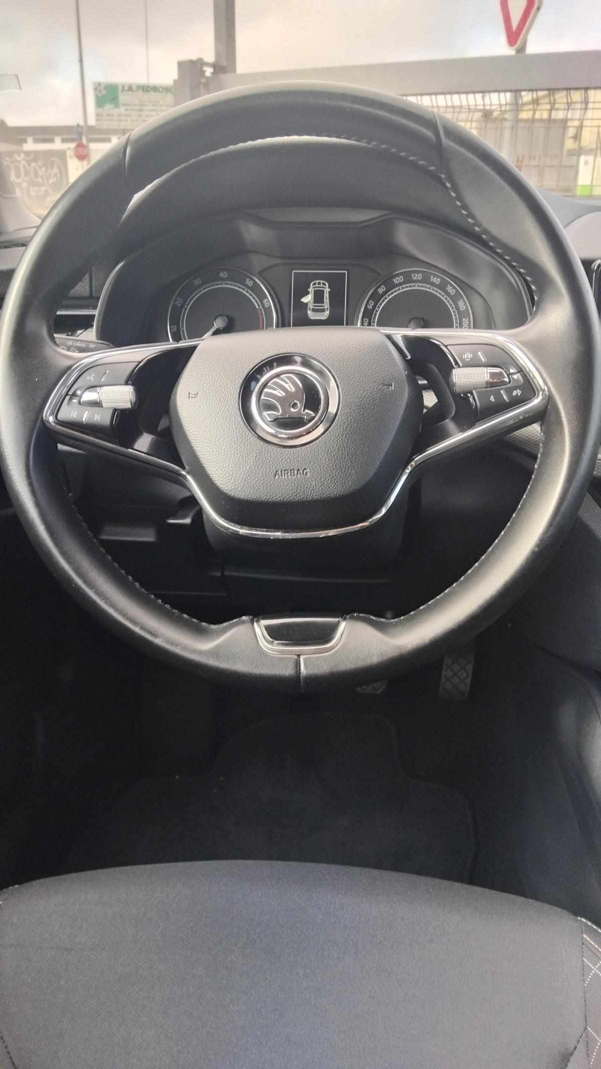 skoda-kamiq-1-0-tsi-2022-gasolina-999cc