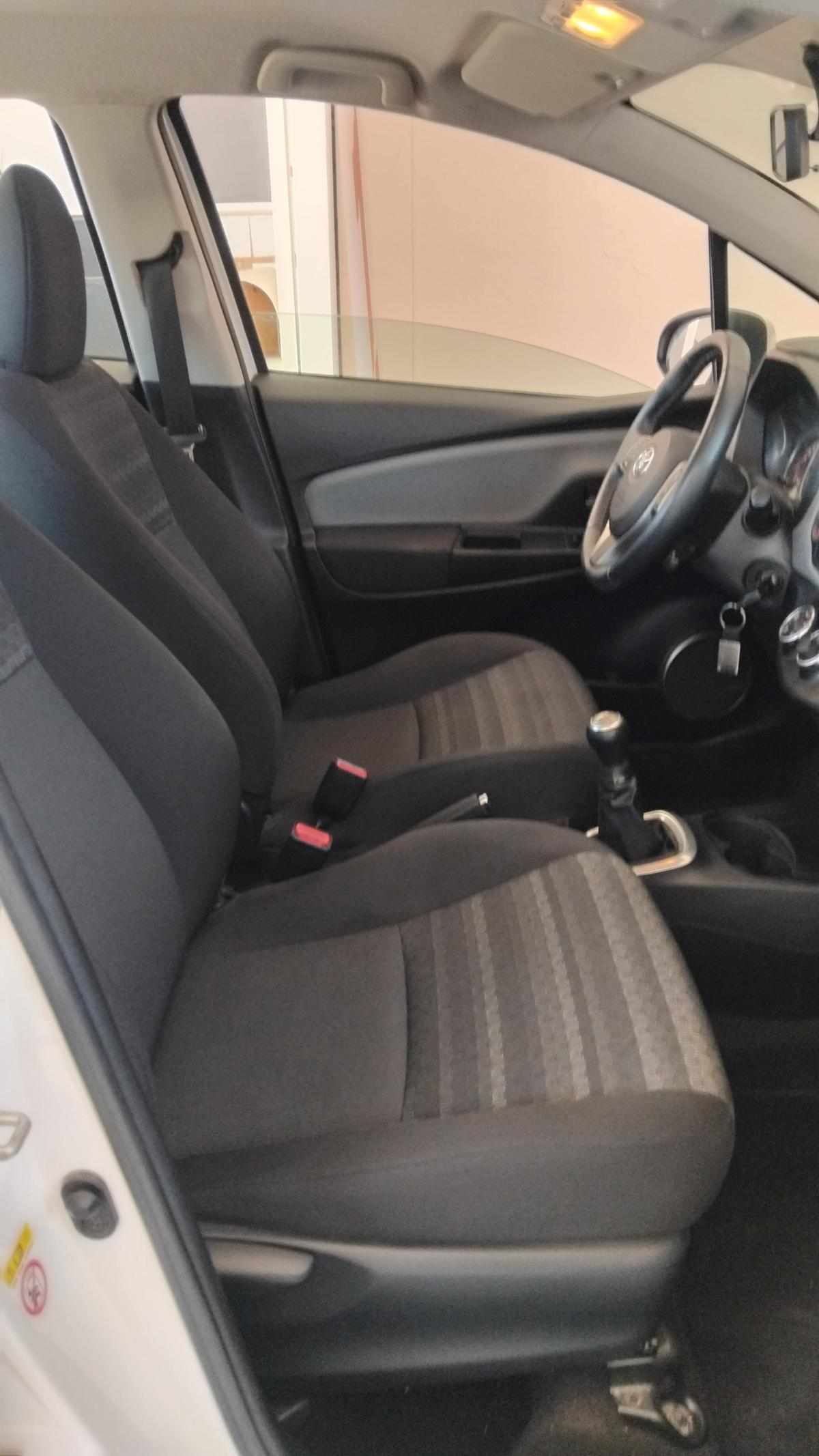 toyota-yaris-1-0-vvt-i-2017-gasolina-998cc