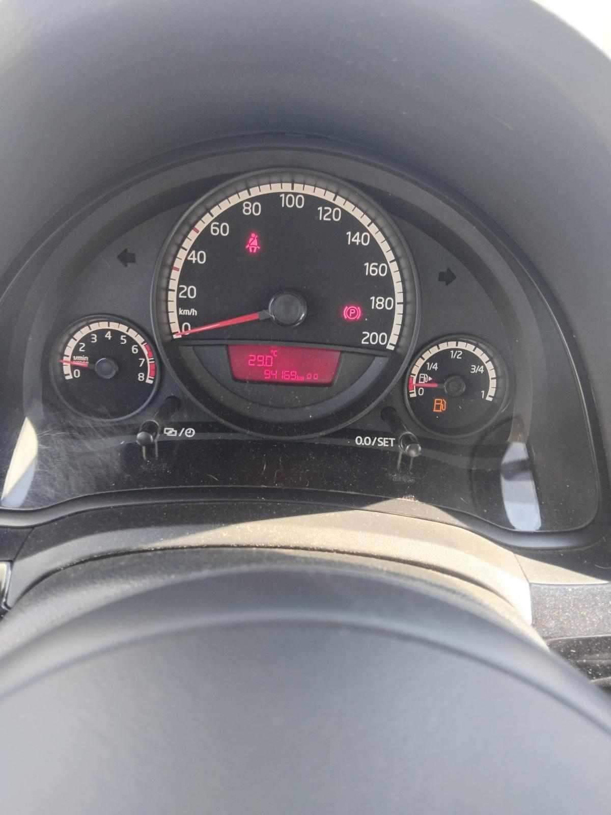 volkswagen-up-1-0-2015-gasolina-999cc