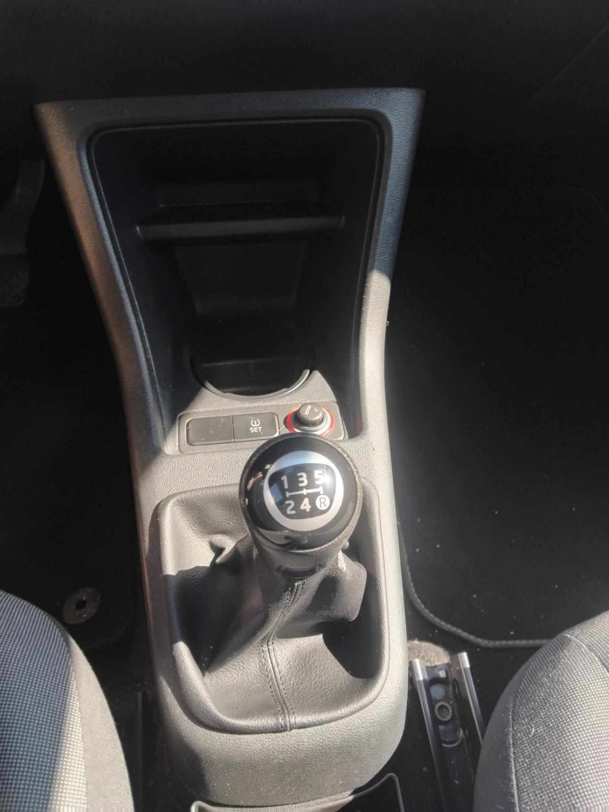 volkswagen-up-1-0-2015-gasolina-999cc