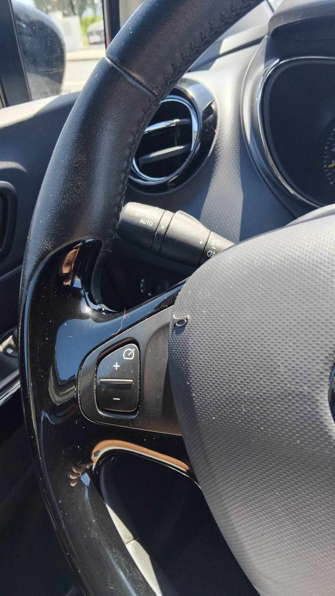 renault-captur-0-9-tce-2015-gasolina-898cc