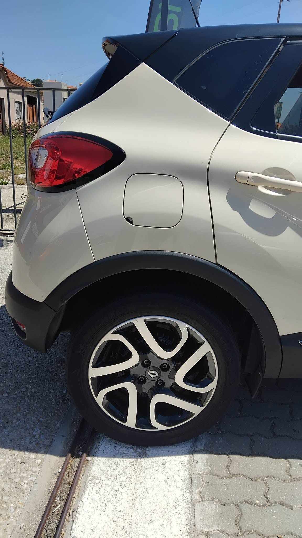 renault-captur-0-9-tce-2015-gasolina-898cc