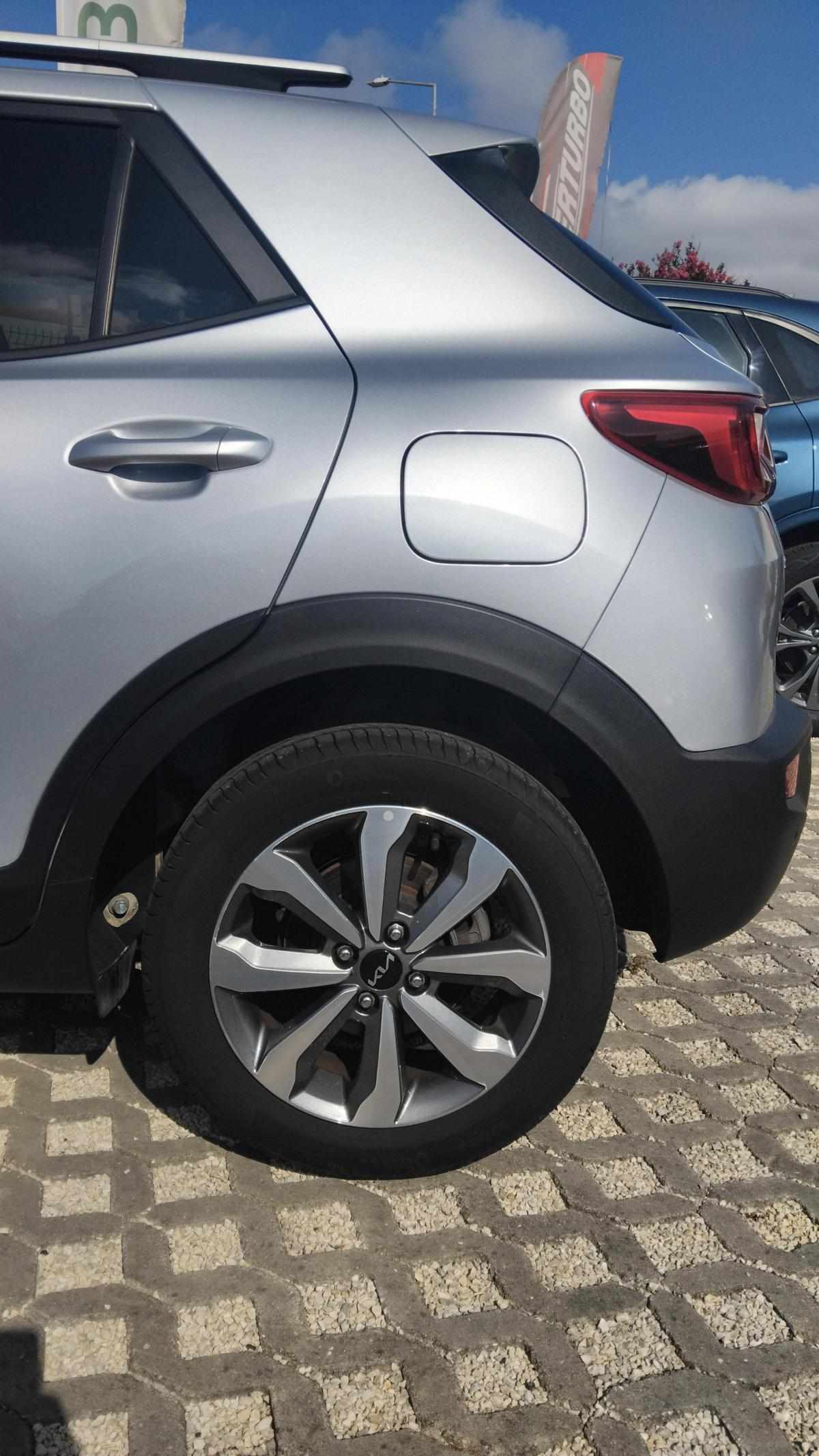 kia-stonic-1-0-t-gdi-2024-gasolina-998cc
