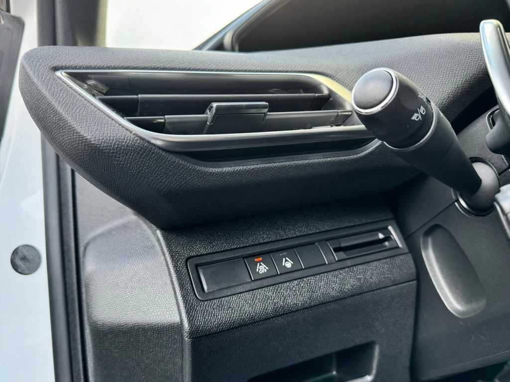 peugeot-2008-1-2-puretech-2022-gasolina-1199cc