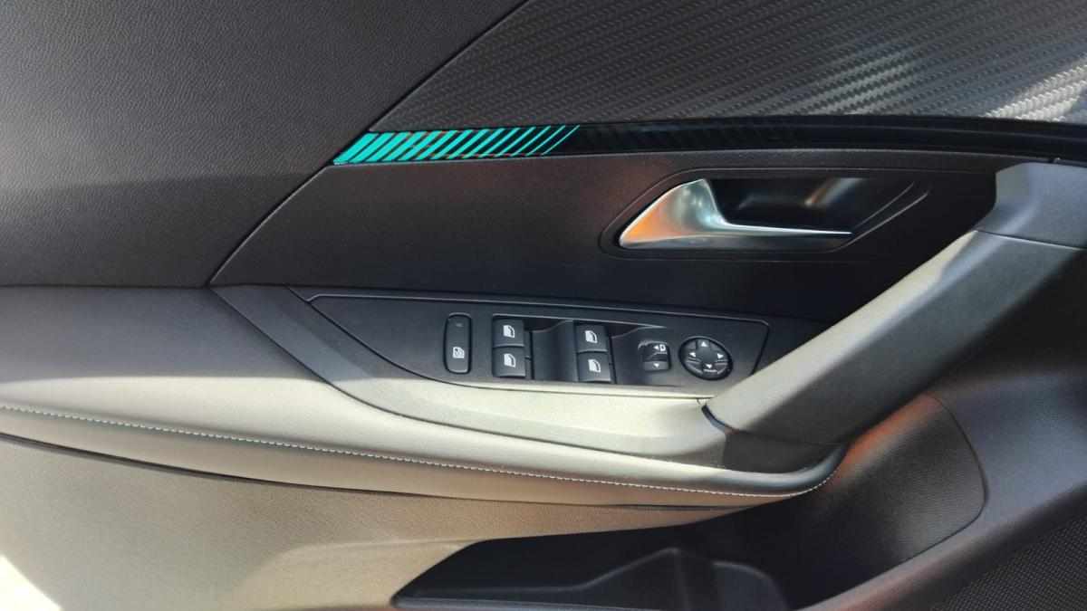 peugeot-2008-1-2-puretech-2022-gasolina-1199cc