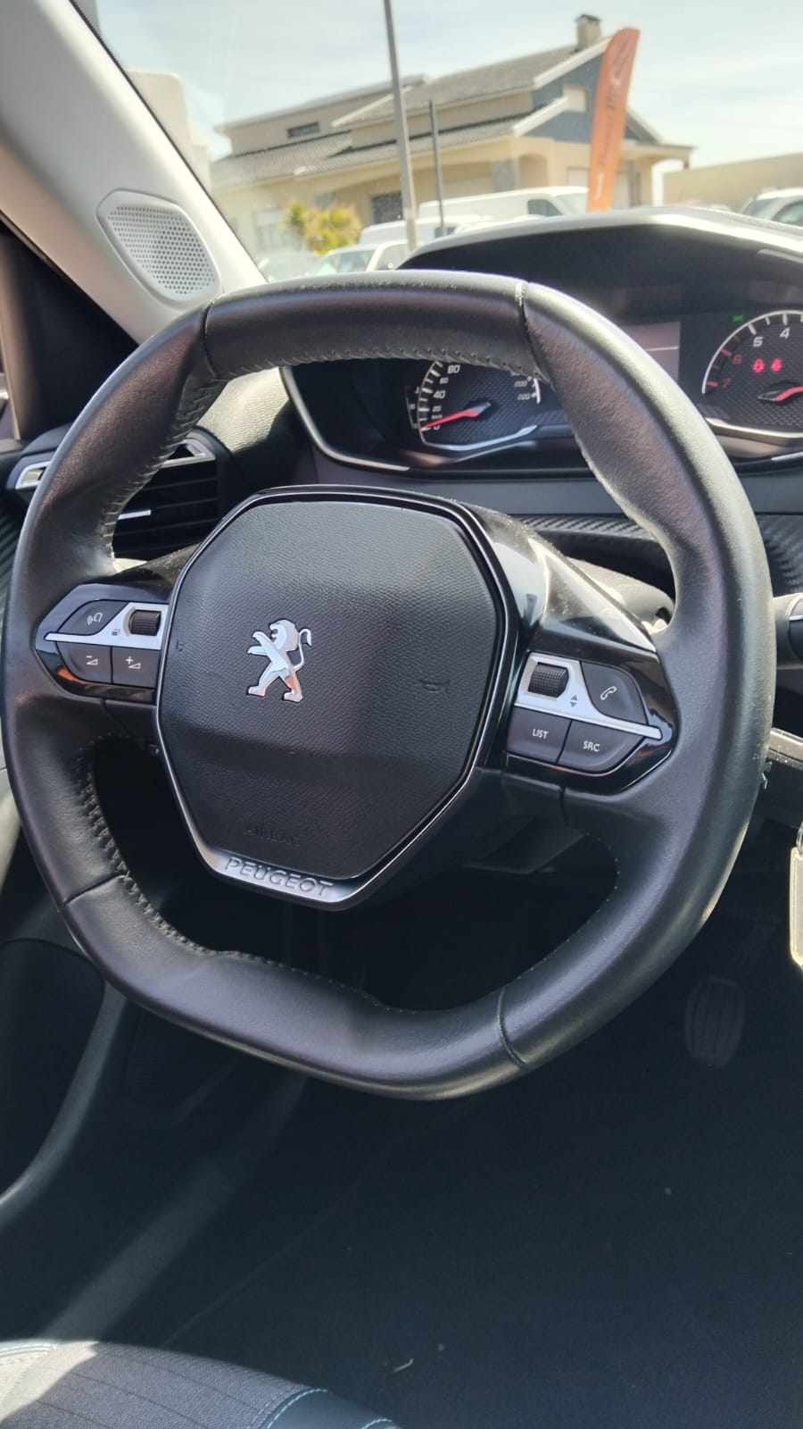 peugeot-2008-1-2-puretech-2022-gasolina-1199cc