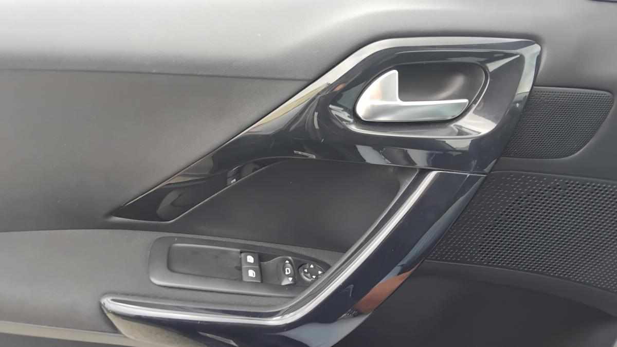 peugeot-208-1-2-puretech-2017-gasolina-1199cc