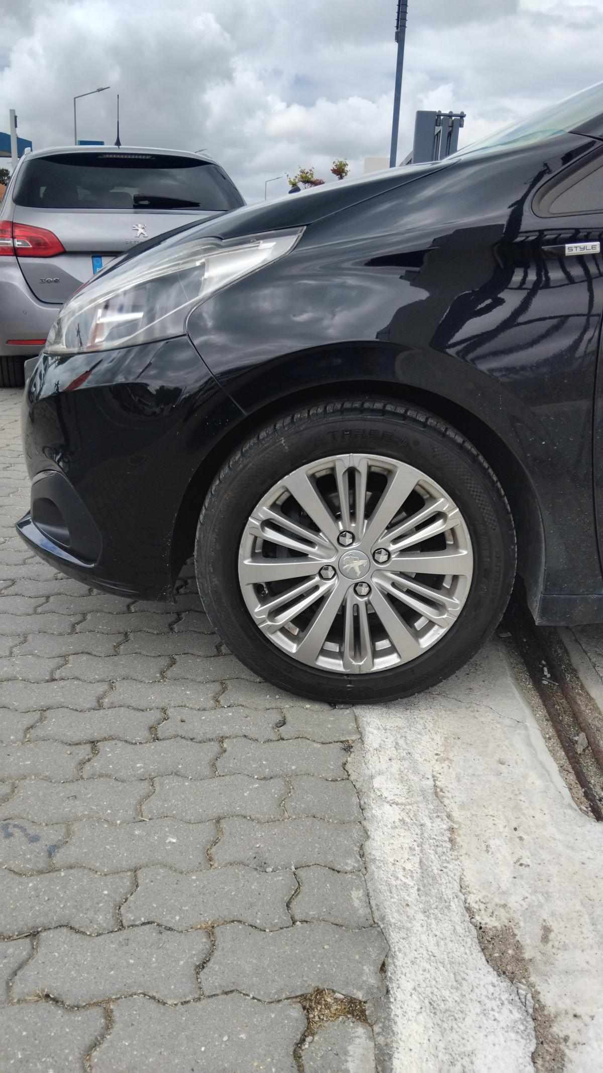 peugeot-208-1-2-puretech-2017-gasolina-1199cc