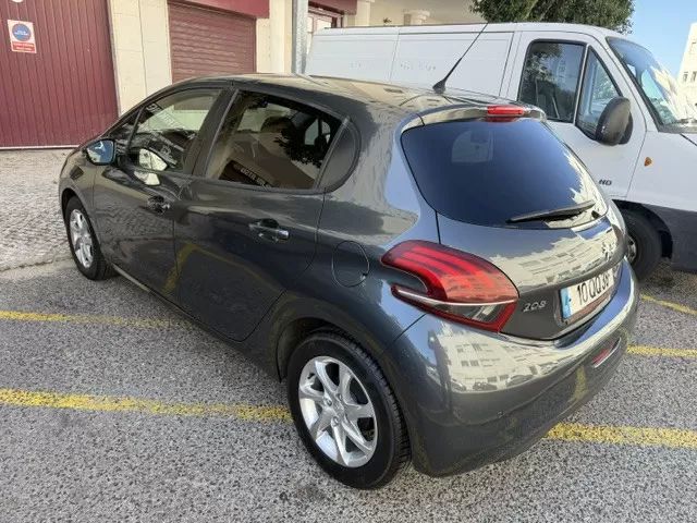 peugeot-208-2015-gasolina-1199cc