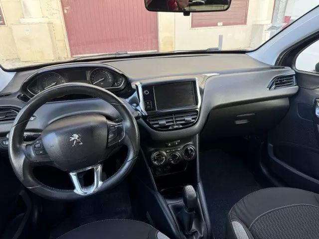 peugeot-208-2015-gasolina-1199cc