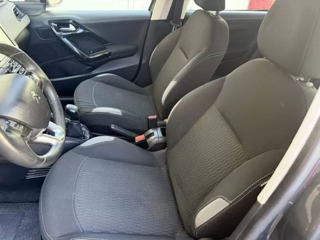 peugeot-208-2015-gasolina-1199cc