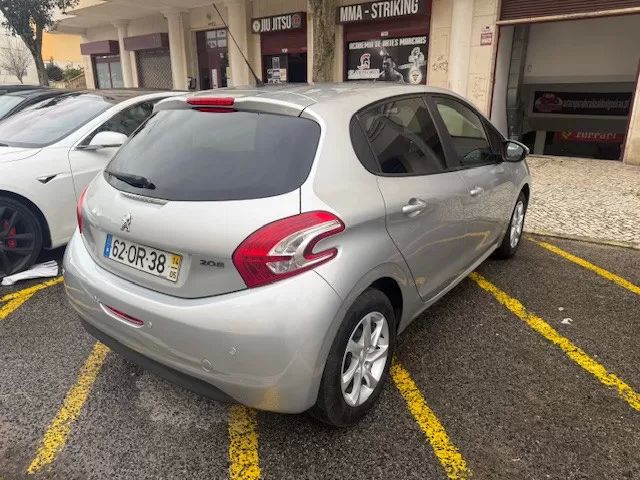 peugeot-208-2014-gasolina-1199cc