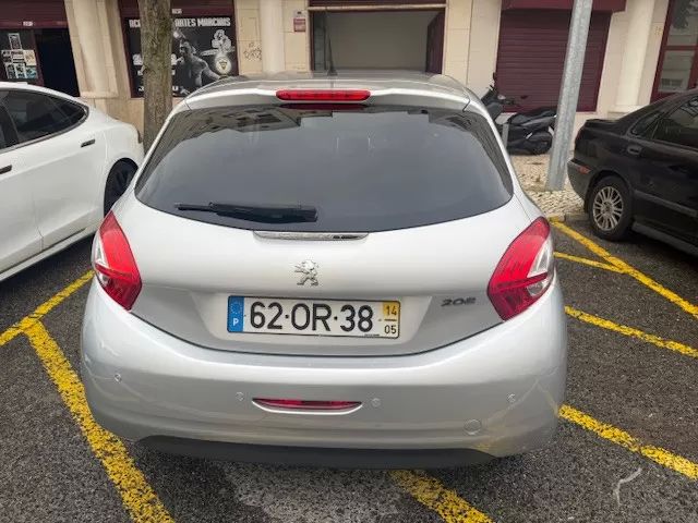 peugeot-208-2014-gasolina-1199cc