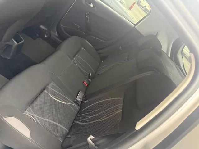 peugeot-208-2014-gasolina-1199cc