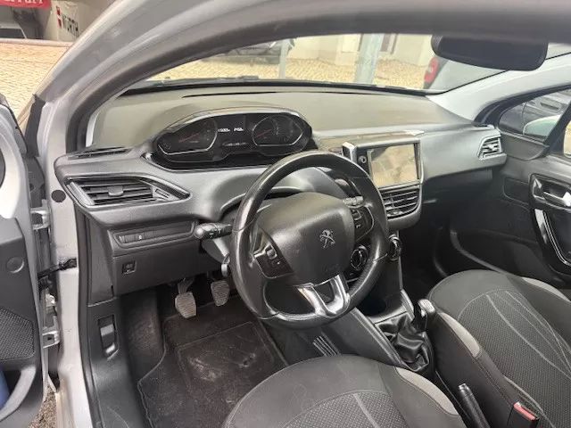 peugeot-208-2014-gasolina-1199cc