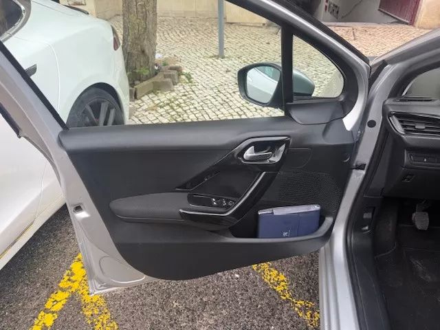 peugeot-208-2014-gasolina-1199cc